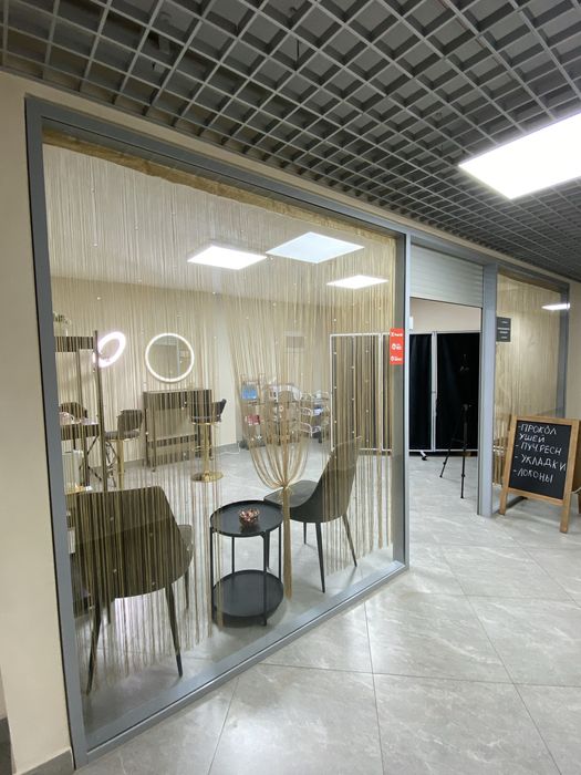 Сдам стол для визажиста, кушетку