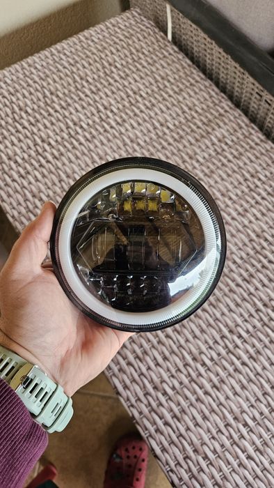 Far auto moto rotund 5.75" 14.6cm LED.