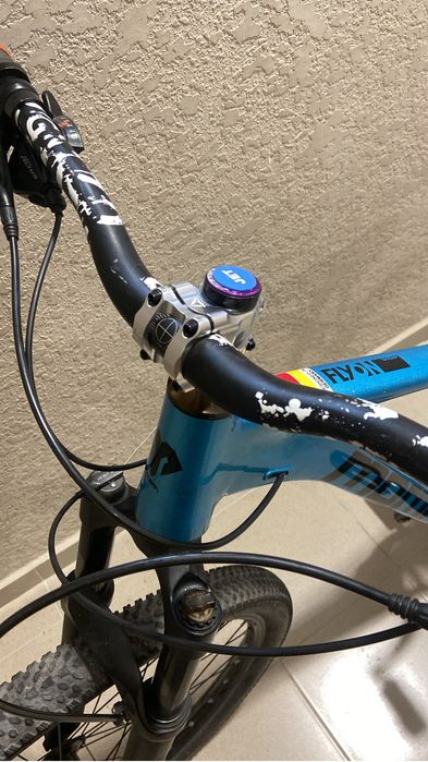 Moma m-701 (trek, giant, merida, scott, cube)