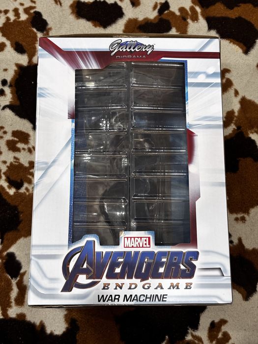 Diamond Select Toys Marvel Gallery: Avengers Endgame: War Machine