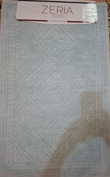 Продам коврики прид кроватные
