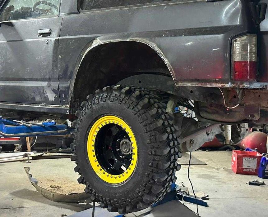 Jante din tabla offroad cu BEADLOCK galben 16x8J 6x139.7 ET -35 CB 110