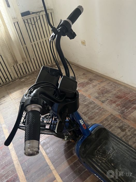 SKUTER sotiladi 554450
