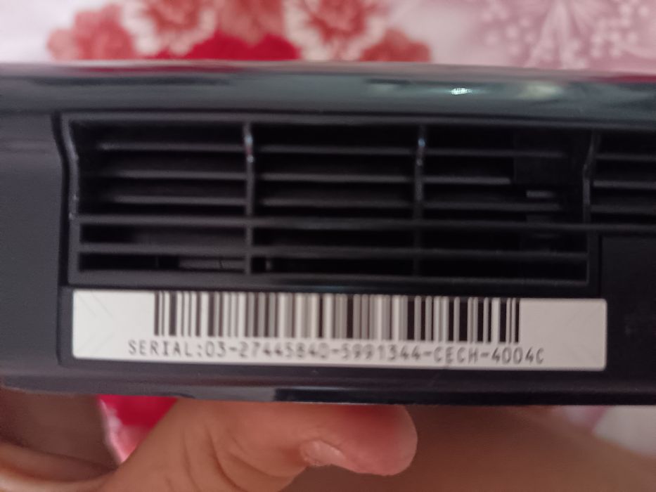 Vând PS 3 impecabil