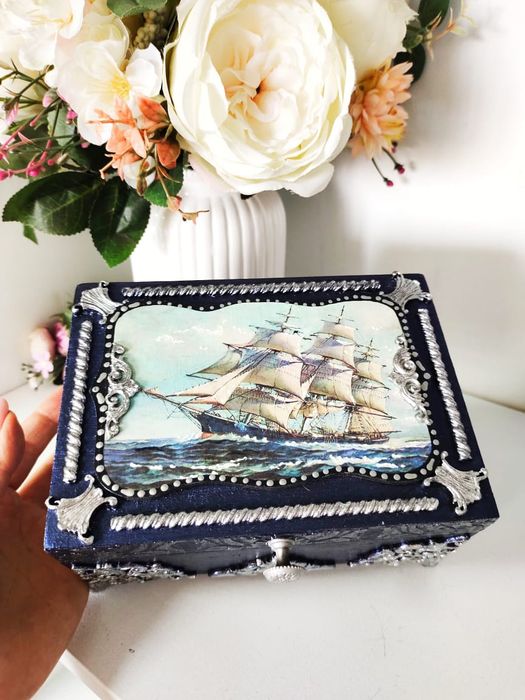 Шкатулка "Белые паруса"