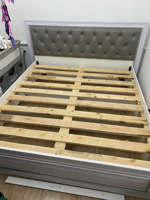 Плотник  ремонт мебели  стулья стол   замки, ламинат