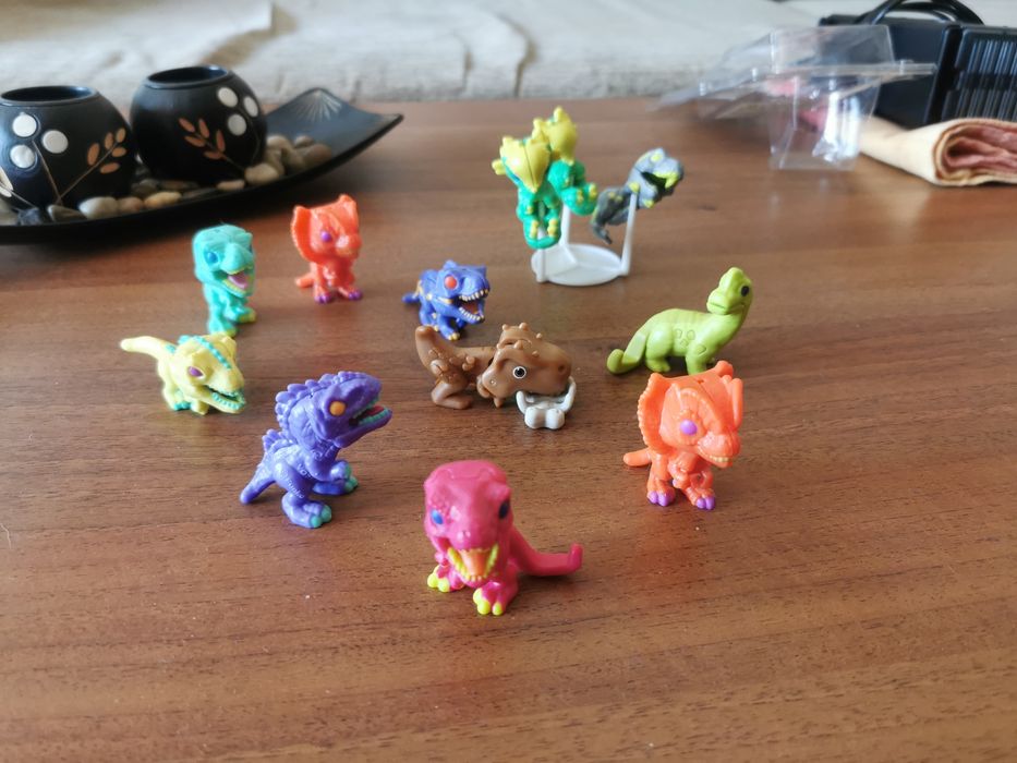 Киндер /kinder колекция динозаври