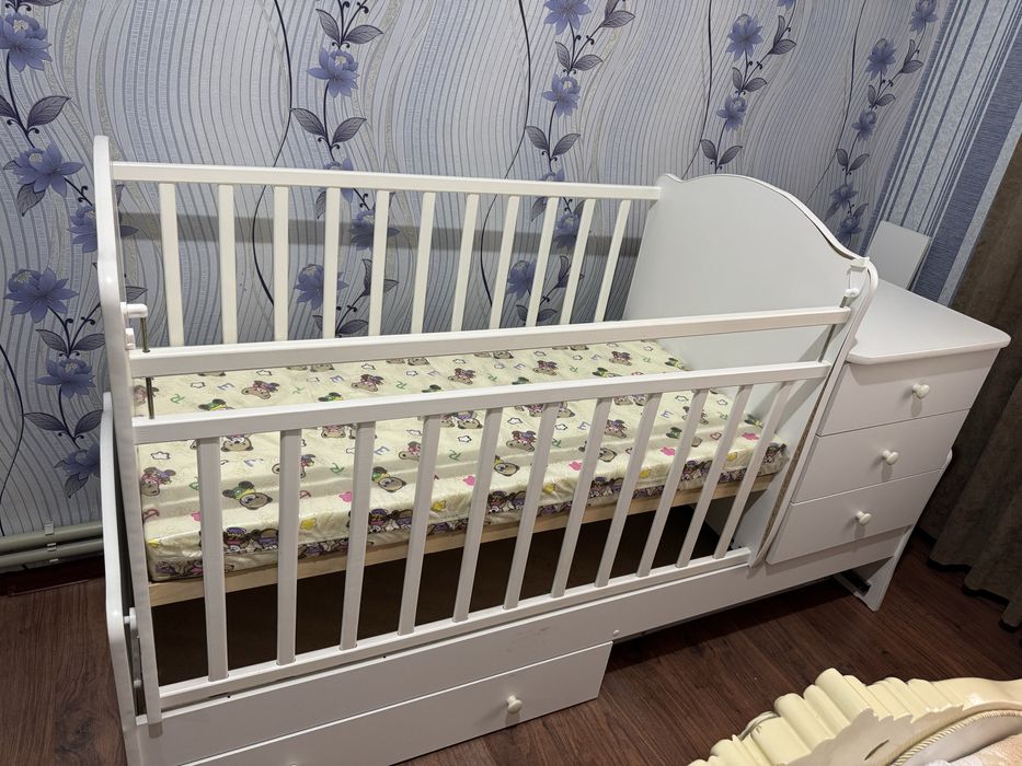 Детская кровать б/у