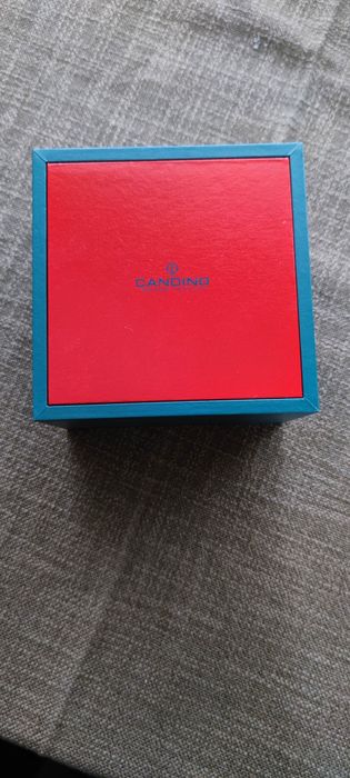 Часовник candino