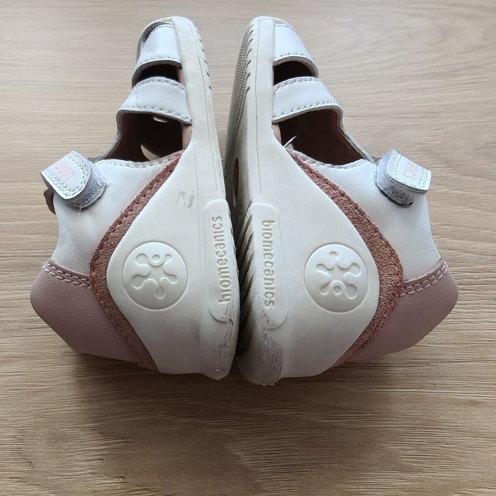 Sandale Biomecanics 22