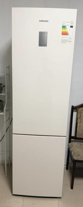 Продам холодильник Samsung.