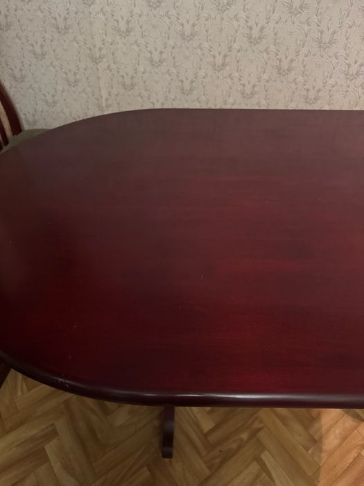 Стол обеденный из массива дерева