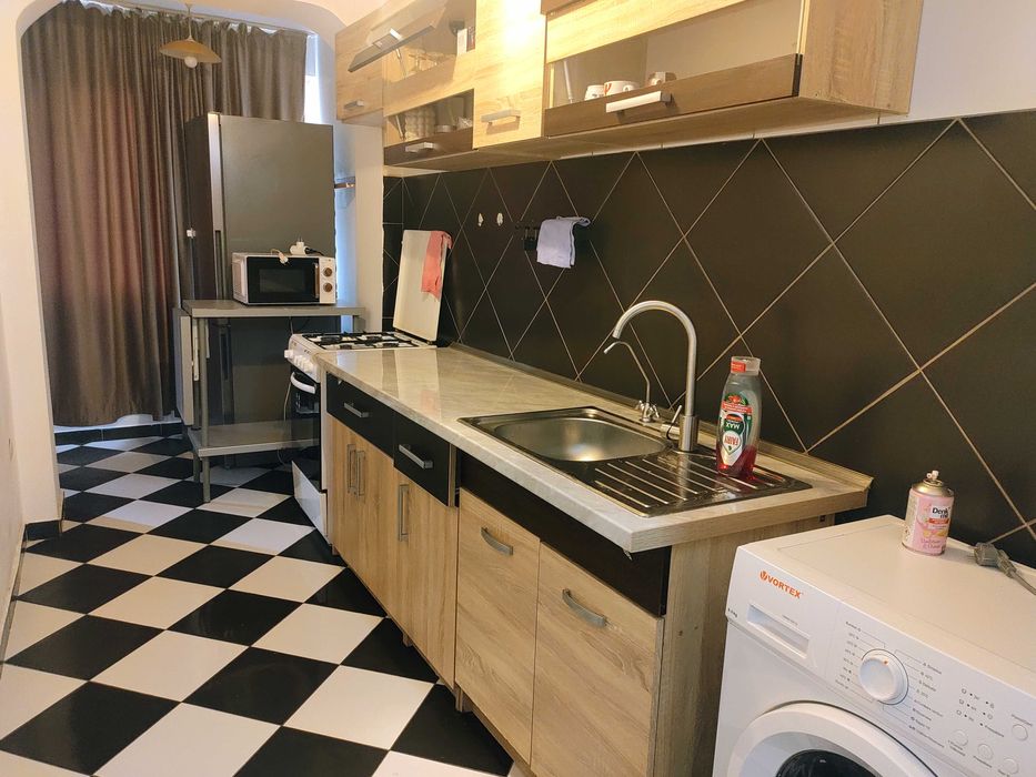 Proprietar,Chirie apartament crangasi 2 camere parter inalt bul.constructorilor Ashan,curat,bloc,scara curata