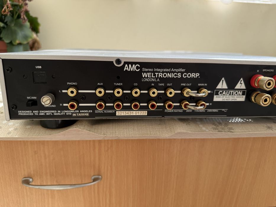 AMC 3050a Качествен съерео усилвател