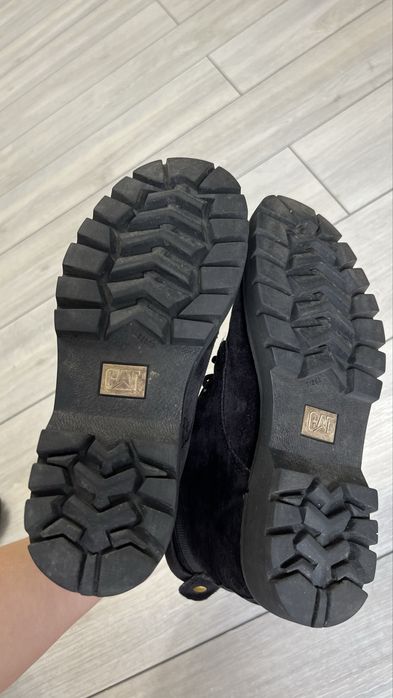 Ботинки замша 37р CATERPILLAR
