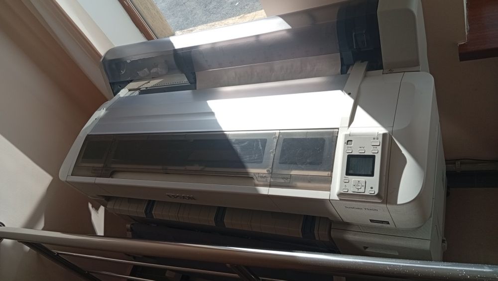 Продам принтер плоттер Epson Surecolor T5200