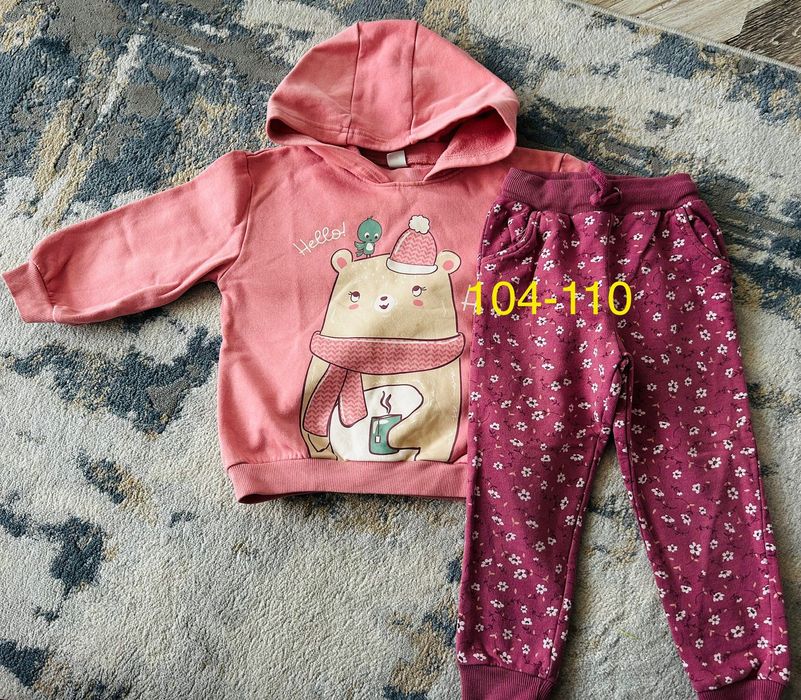 Комплекти 104, 110 размер. Цени от 8 до 18лв. Zara, H&M.