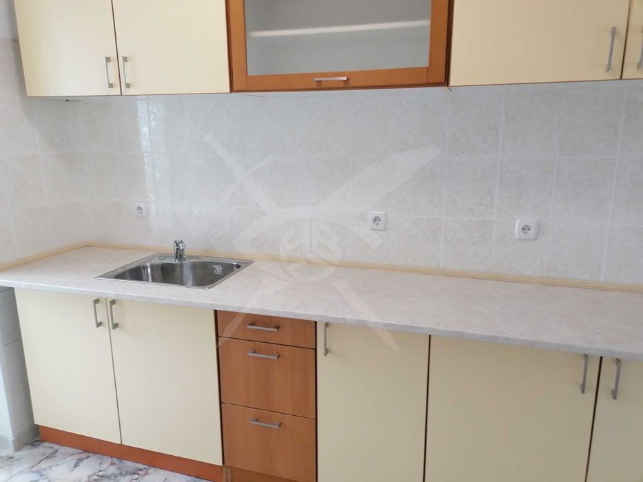 Продава се Тристаен апартамент в Пловдив, Въстанически - 120 кв.м за 4 €/кв.м - Снимка #7