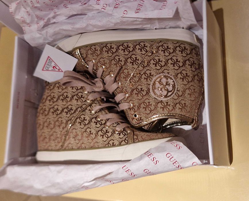 Guess Дамски Спортни Обувки със скрита платформа