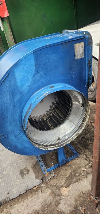 Улитка.Асинхроный двигатель 4ка.3кв.1500об