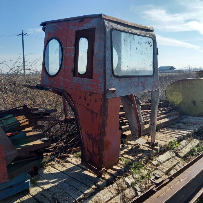 Vând cabina tractor