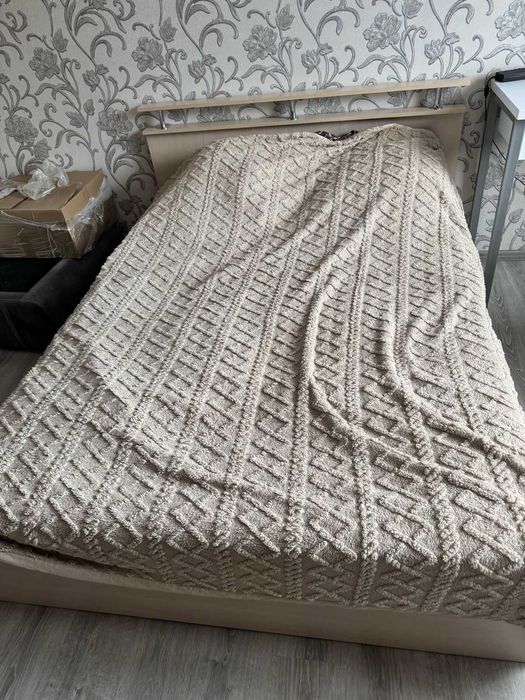 Продаю двухспальную кровать