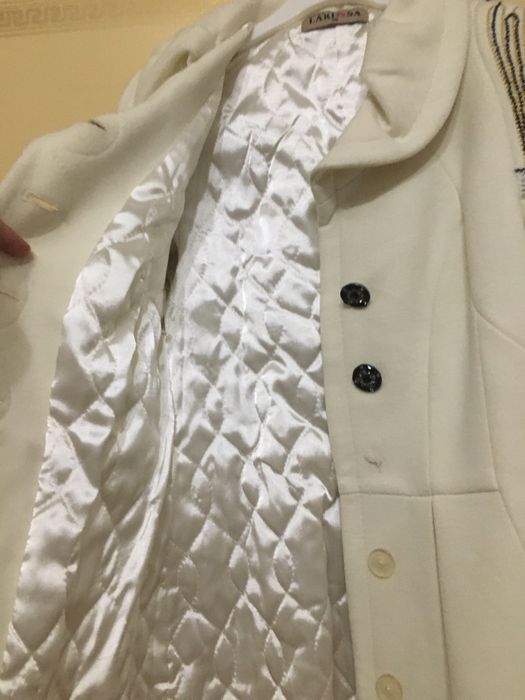 Larissa пальто белое 38 размер