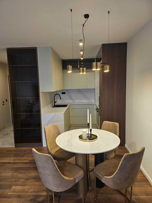 Даваме Под Наем Двустаен Апартамент В Военна рампа