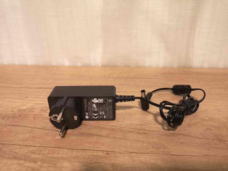 Vând Monitor LED LG 21.5", FHD, FreeSync, FlickerFree, HDMI