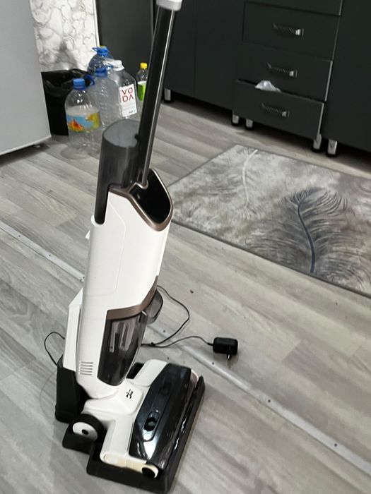 Продам пылесос Jebe
