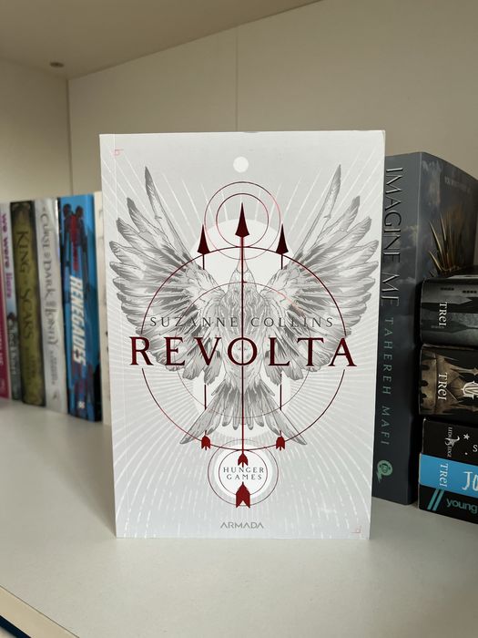 Set Jocurile Foamei cu poster de Suzanne Collins
