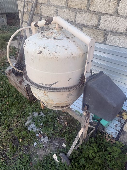 Продам бетономешалку