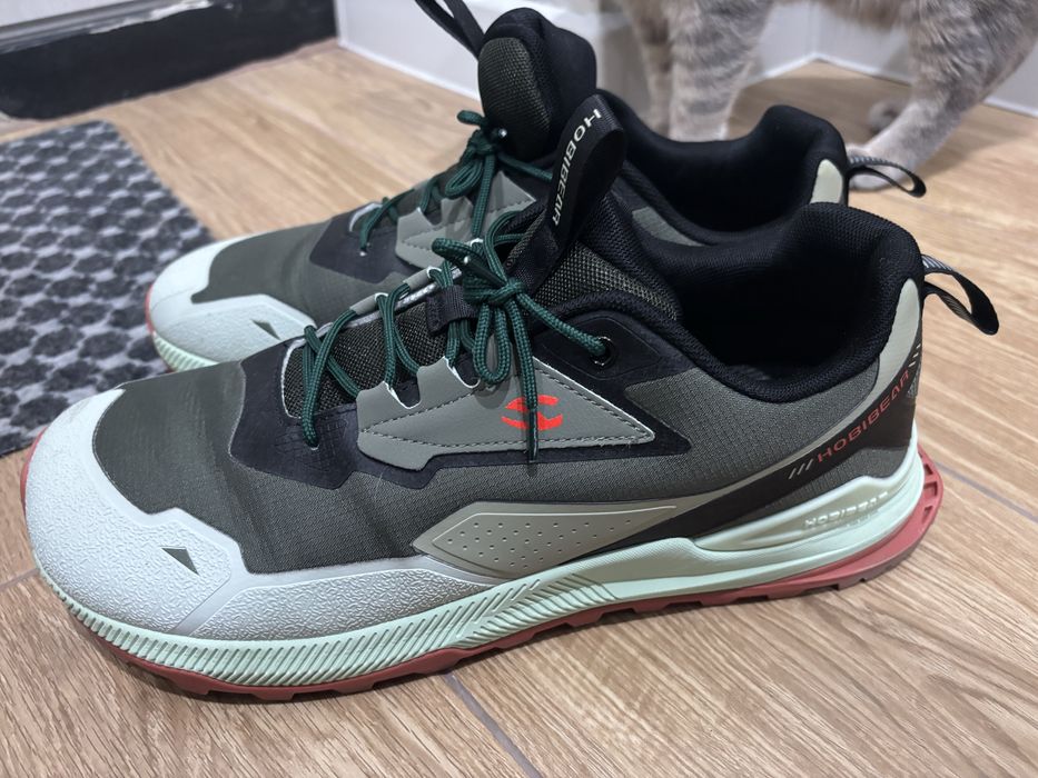 Продам кроссовку Hobibear