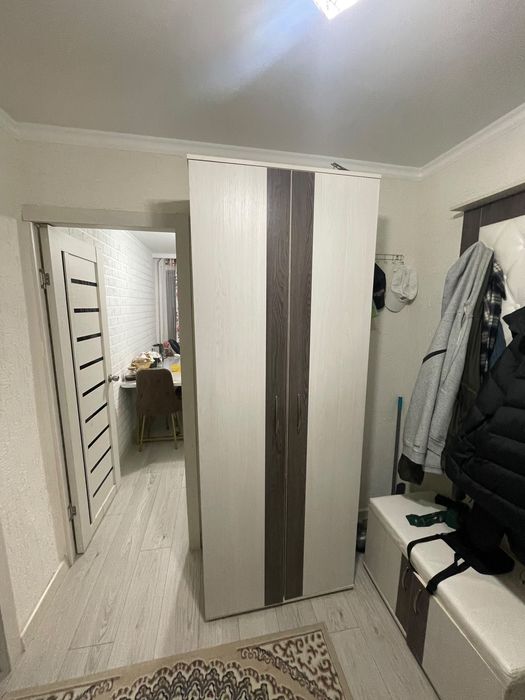Продам шкаф в прихожую