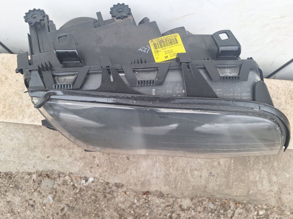 Десен Фар Оригинален  за  BMW E46 от 1998-2001Година БМВ Е4 3 Серия