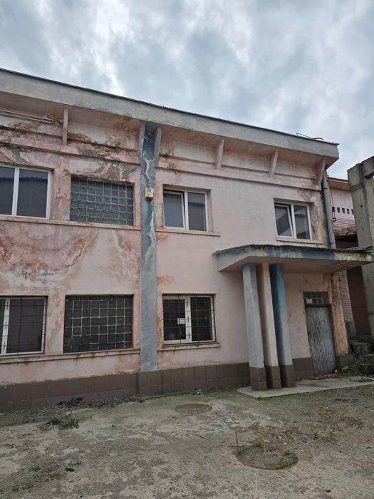 Vând clădire-depozit-birou-producție