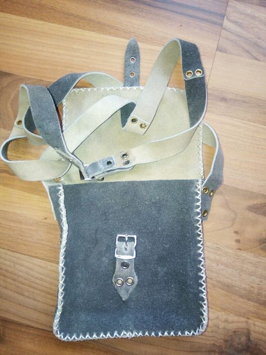 Geanta piele intoarsa,gentuta bavareza ,stare foarte buna