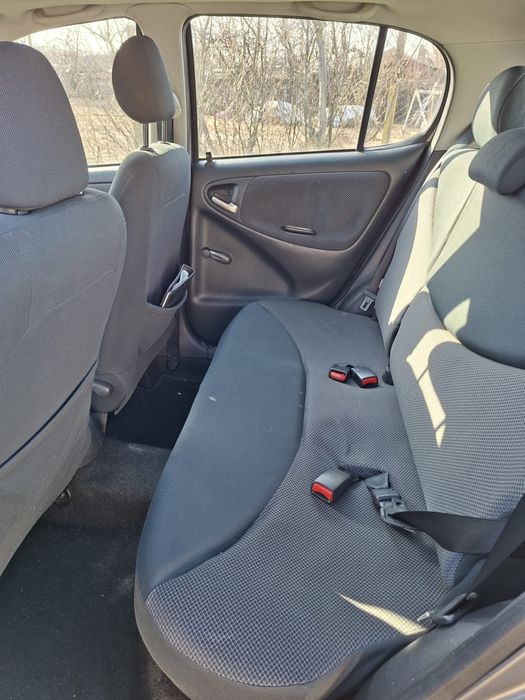 Toyota Yaris 2003 76903km