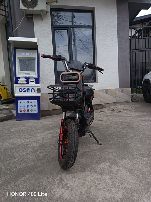 Bonvi skuter sotiladi bo'lib to'lashga ham beramiz 5.500 ga beriladi