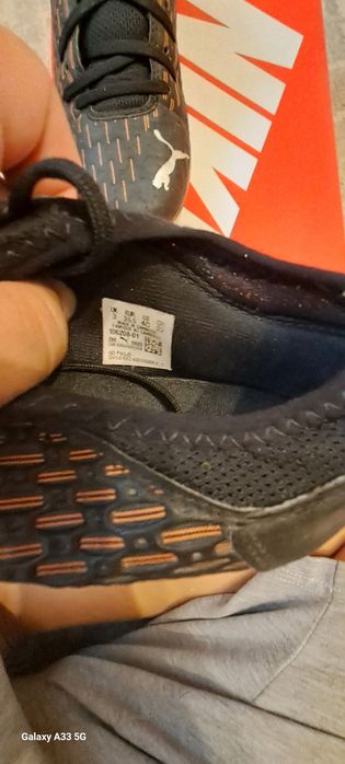 Adidasi fotbal  Puma Future marimea 35.5