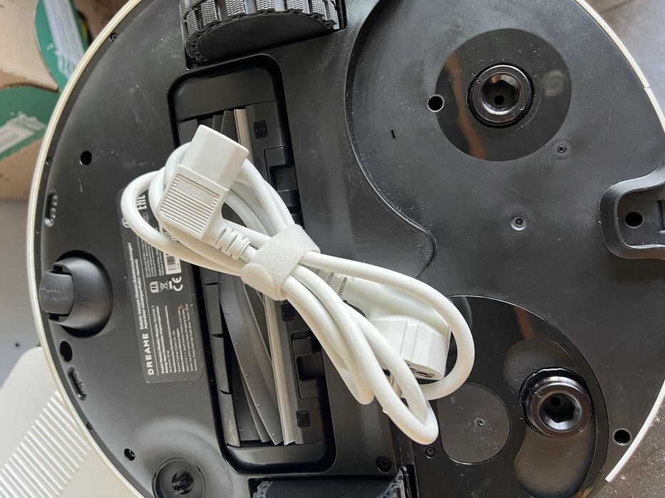 Robot de aspirare cu mop Dreame L20 Ultra - defect - pentru piese