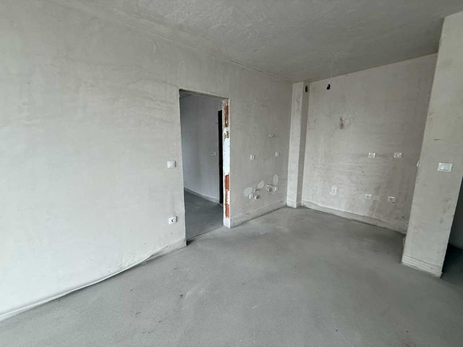 Продава се Двустаен апартамент в Пловдив, Гагарин - 67 кв.м за 914 €/кв.м - Снимка #1