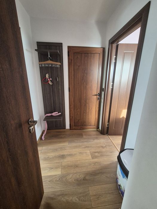 Продава 2 етажа от къща