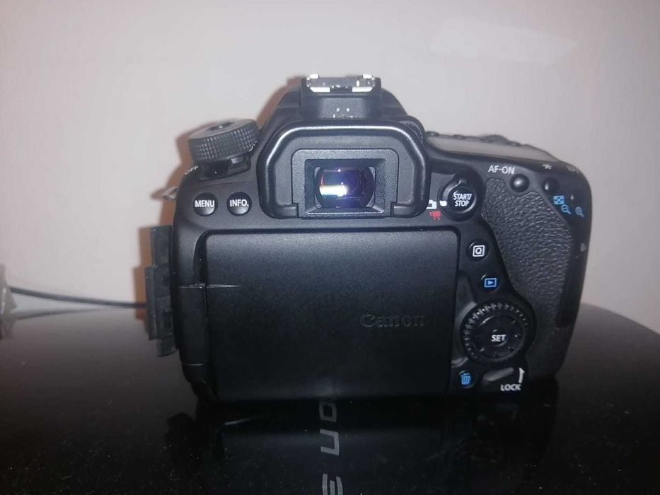 Canon EOS 80D 24.2MP Body - Black (16700 shutter counter)