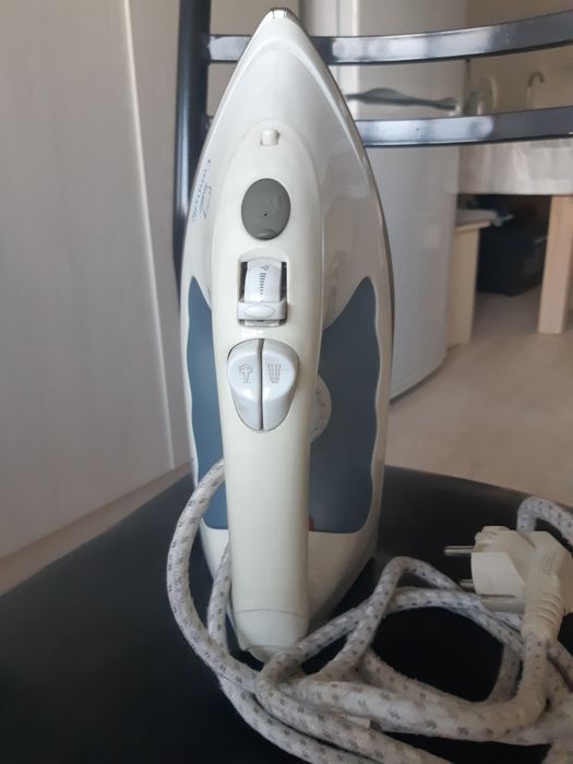 Утюг Vitek почти новый