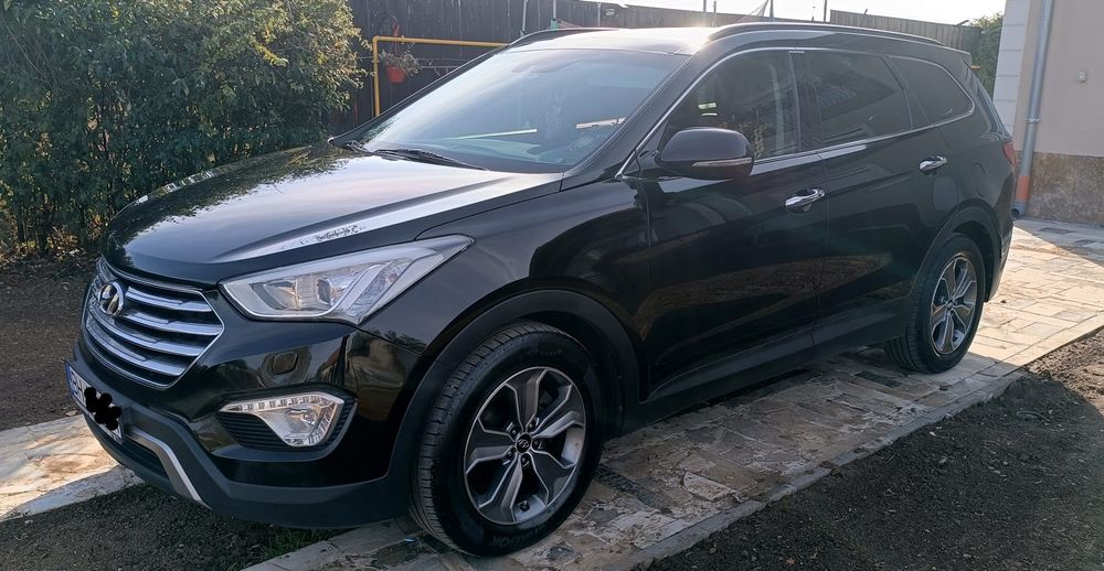 Hyundai Grand Santa Fe