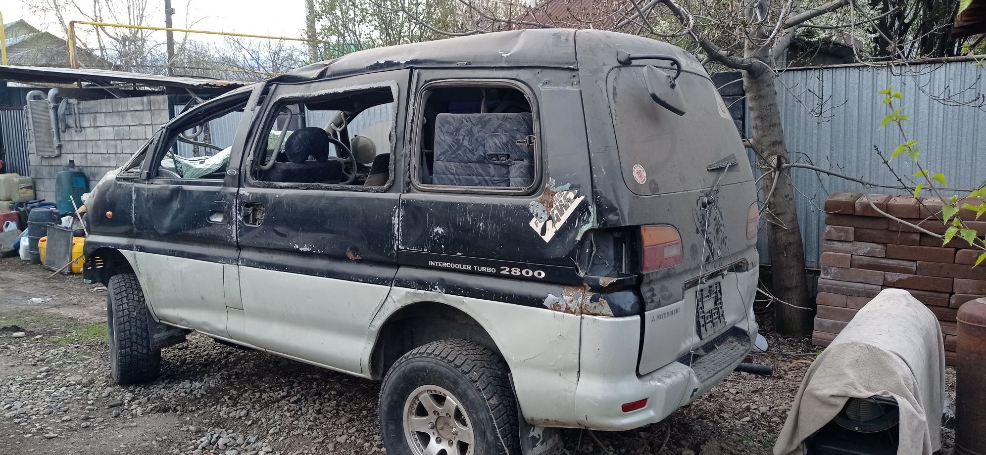 Запчасти на делику. Тойота Таун айс 1991. Toyota Town Ace 1991. Тойота Таун айс цвет коричневый. Универсальные брызговики на Таун айс 31.