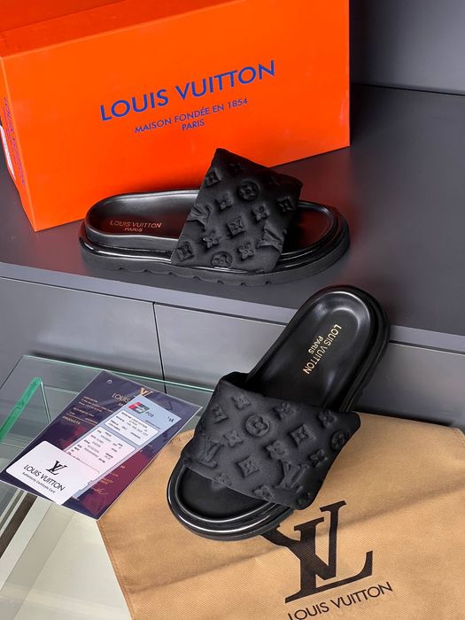 Papuci Louis Vuitton noi