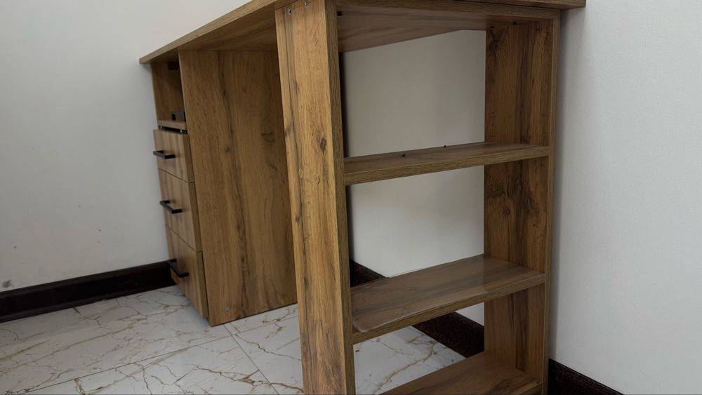 Продам маникюрный стол