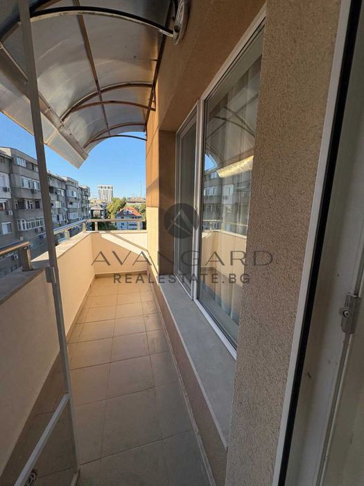 Продава се Тристаен апартамент в Пловдив, Център - 77 кв.м за 3052 €/кв.м - Снимка #11